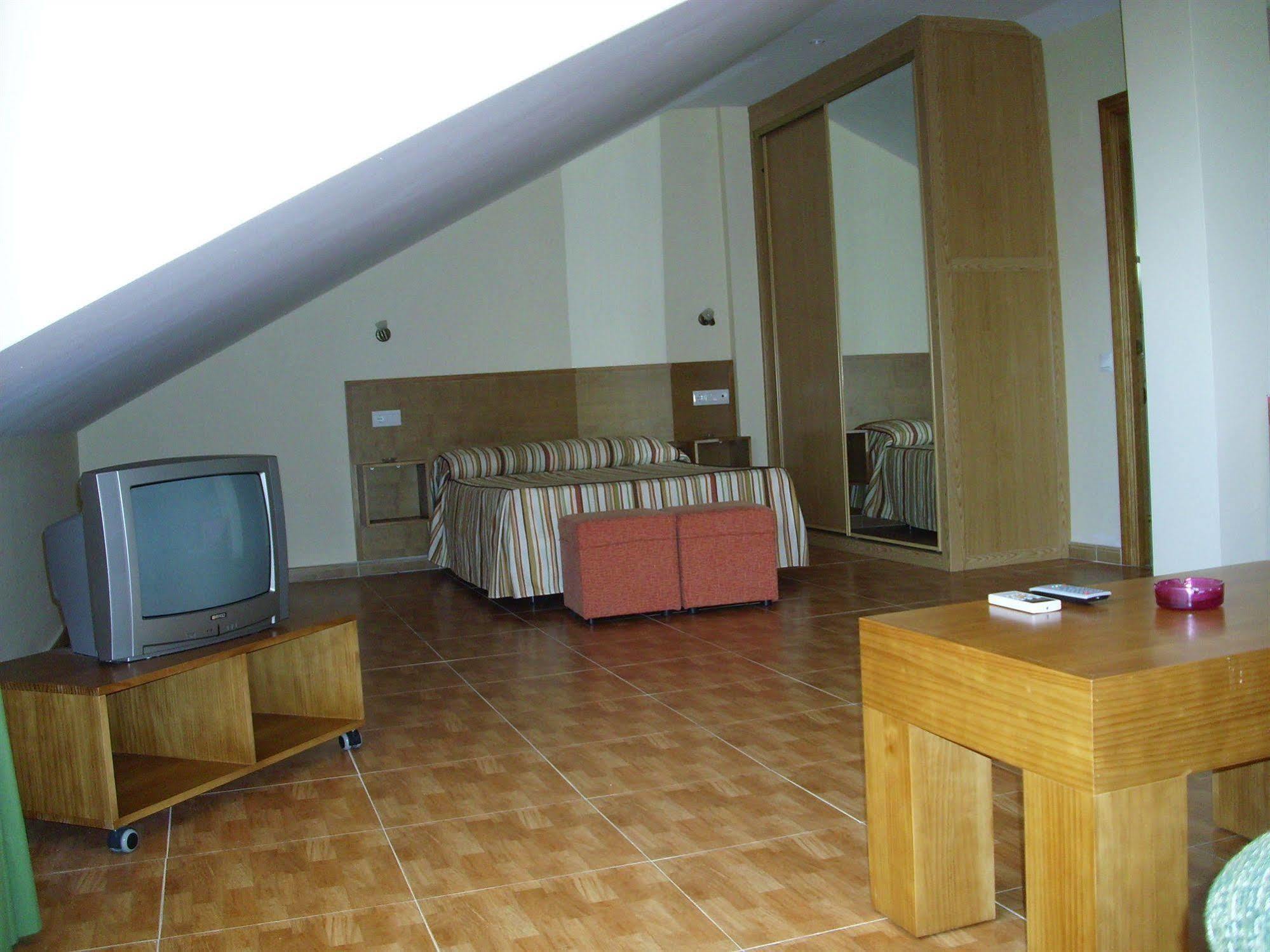 Apartamentos Maria Del Carmen Torremolinos Exterior photo